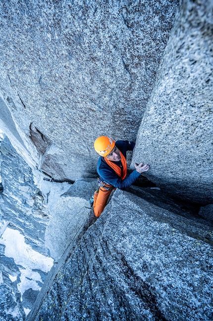 Dani Arnold, Petit Dru, Allain-Leininger - Dani Arnold on 15/08/2021 making his speed solo ascent of the Allain-Leininger route on the North Face of Petit Dru