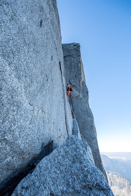 Dani Arnold, Petit Dru, Allain-Leininger - Dani Arnold on 15/08/2021 making his speed solo ascent of the Allain-Leininger route on the North Face of Petit Dru