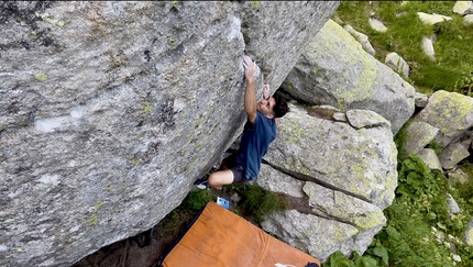 Francesco Berardino chiude Hazel Grace, 8B+/C boulder al Gottardo