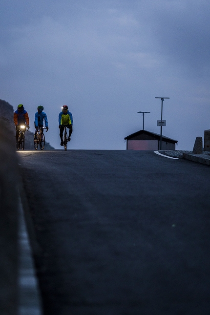 North6, Simon Gietl, Roger Schäli - Pizzo Badile: Simon Gietl and Roger Schäli cycling up the Splügenpass