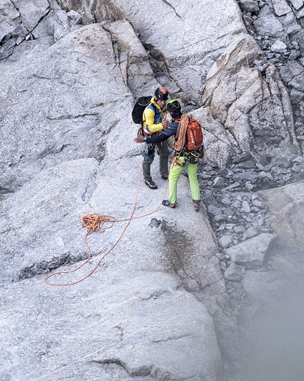 North6, Simon Gietl, Roger Schäli - Pizzo Badile: Simon Gietl and Roger Schäli ready for the Cassin route