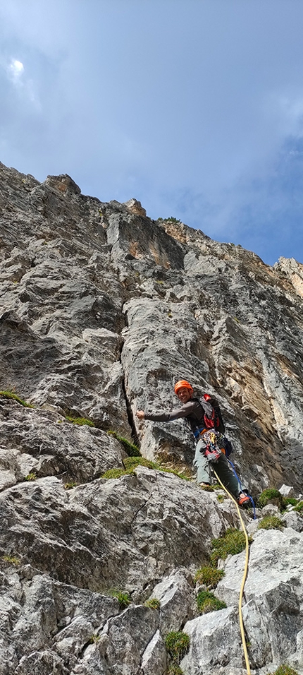 Via Angela, Campanile Gardeccia, Catinaccio, Dolomiti, Marco Bozzetta, Giovanni Andriani - Via Angela al Campanile Gardeccia (Catinaccio, Dolomiti) di Giovanni Andriani e Marco Bozzetta