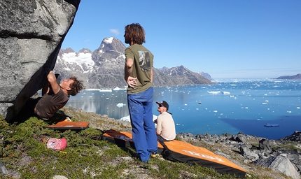 Greenland, Nicolas Favresse, Sean Villanueva O'Driscoll, Jean-Louis Wertz, Aleksej Jaruta - Ace bouldering in Greenland for Nicolas Favresse, Sean Villanueva O'Driscoll, Jean-Louis Wertz and Aleksej Jaruta