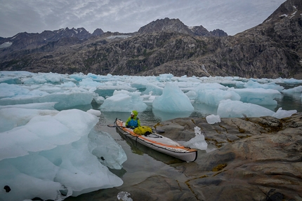 Greenland, Nicolas Favresse, Sean Villanueva O'Driscoll, Jean-Louis Wertz, Aleksej Jaruta - Greenland: weaving through the ice exploring deeper in the Fjord