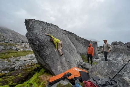 Groenlandia, Nicolas Favresse, Sean Villanueva O'Driscoll, Jean-Louis Wertz, Aleksej Jaruta - Boulder stratosferici in Groenlandia