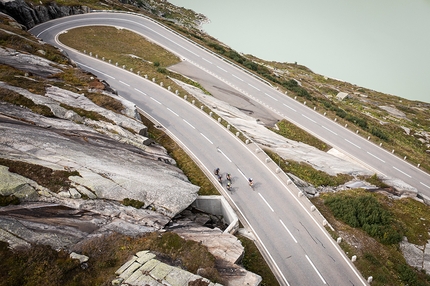 Matterhorn, Simon Gietl, Roger Schäli, North6 - Simon Gietl, Roger Schäli cycling up to the Grimsel Pass during their North6 project