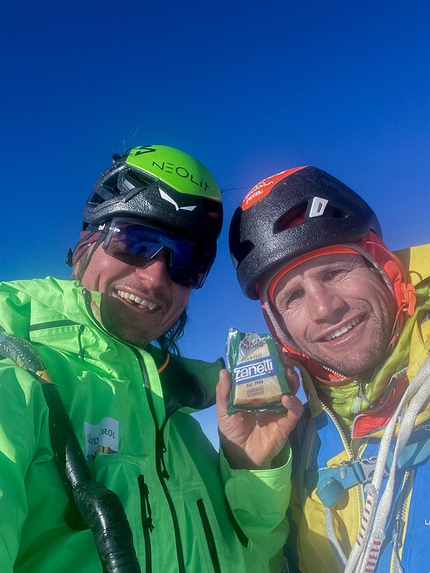 Matterhorn, Simon Gietl, Roger Schäli, North6 - Simon Gietl and Roger Schäli on the summit of the Matterhorn at 18:00, after having climbed the Schmid route and before descending the Hornli Ridge