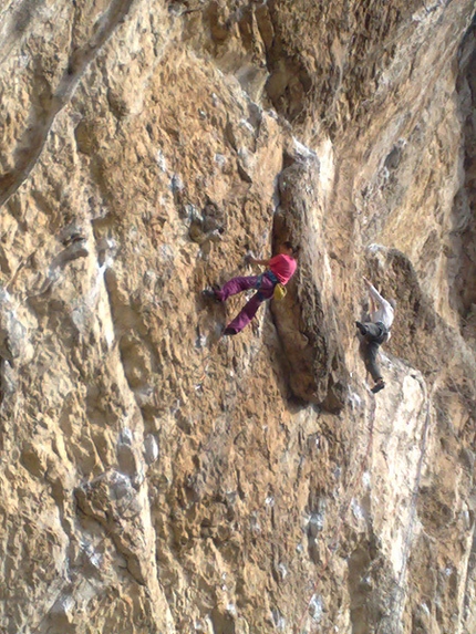 Eva Scroccaro - Eva Scroccaro redpointing her first 8a, Giljotina at Misja Pec, Slovenia