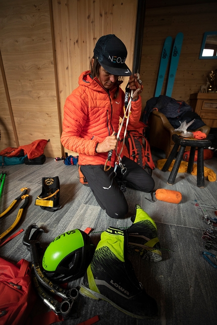 Petit Dru, Simon Gietl, Roger Schäli, North6 - Simon Gietl preparing for the Petit Dru