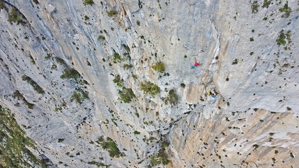 40 on the Rock, Punta Argennas, Sardegna, Rolando Larcher - Rolando Larcher sul 8° tiro di '40 on the Rock', Punta Argennas, Sardegna