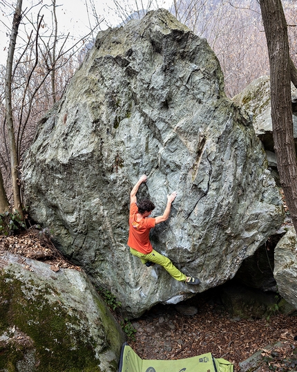 Bouldering in Valle Orco, Pont Canavese - Emanuel Bracco climbing 'Mescal' at Pont Canavese in Valle Orco