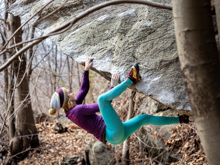 Bouldering in Valle Orco, Pont Canavese - Alice Bracco on 'Fedeli alla riga' at Pont Canavese in Valle Orco