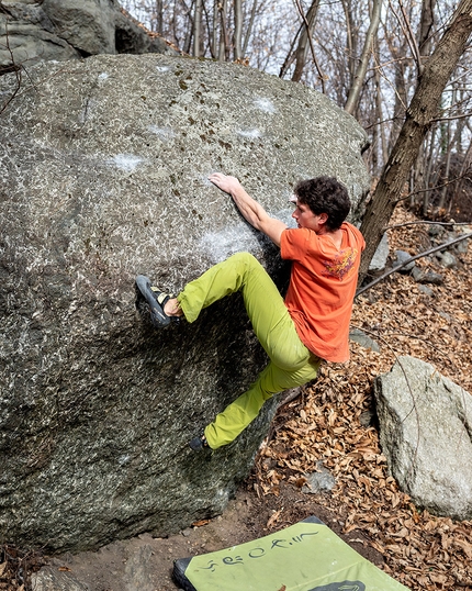 Bouldering in Valle Orco, Pont Canavese - Emanuel Bracco on 'Granato' at Pont Canavese in Valle Orco