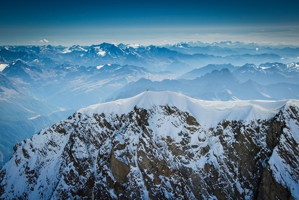 Simon Gietl, Roger Schäli climb Grandes Jorasses and complete North6 project