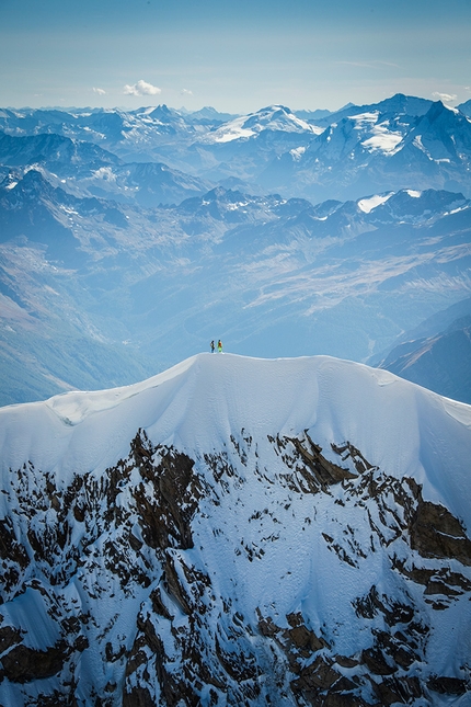 Grandes Jorasses, Simon Gietl, Roger Schäli, North6 - Simon Gietl and Roger Schäli on the summit of the Grandes Jorasses (4208m)