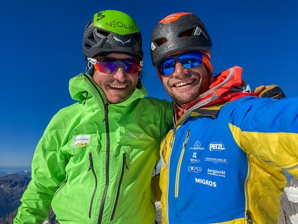 Grandes Jorasses, Simon Gietl, Roger Schäli, North6 - Simon Gietl and Roger Schäli on the summit of the Grandes Jorasses (4208m)