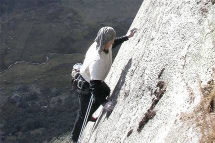 Chaupi Huanca, Quebrada Rurec, Perù - L'apertura di 'Qui io vado ancora', valle di Quebrada Rurec, Perù (Fabio Palma, Andrea Pavan, Simone Pedeferri 2007)
