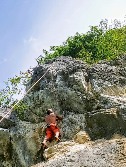 Falesia del Caimano, Valtellina, Cristian Candiotto - La Falesia del Caimano in Valtellina