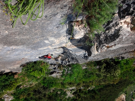 Lucifero, Costa dell’Anglone, Valle del Sarca, Matteo Rivadossi, Simone Monecchi, Silvio Fieschi - Lungo L3 di Lucifero al Costa dell’Anglone in Valle del Sarca