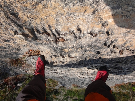 Lucifero, Costa dell’Anglone, Valle del Sarca, Matteo Rivadossi, Simone Monecchi, Silvio Fieschi - Il calcare a gocce di L6 di Lucifero al Costa dell’Anglone in Valle del Sarca