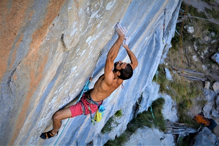 Lorenzo Bogliacino, Naturalmente, San Rocchino, Camaiore - Lorenzo Bogliacino su Naturalmente 9a+ a San Rocchino, Camaiore