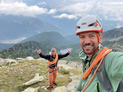 Cima del Pradać, Valle di Barco, Val di Sole, Gianni Trepin - Gianni Trepin e Matteo Capellini in cima alla Via Tonji Special sullo Spallone est della Cresta del Pradac (Valle di Barco, Val di Sole,) di Gianni Trepin e Matteo Capellini