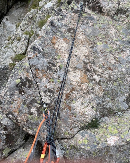 Cima del Pradać, Valle di Barco, Val di Sole, Gianni Trepin - Sosta quarto tiro della Via Tonji Special, Spallone est della Cresta del Pradac (Valle di Barco, Val di Sole)