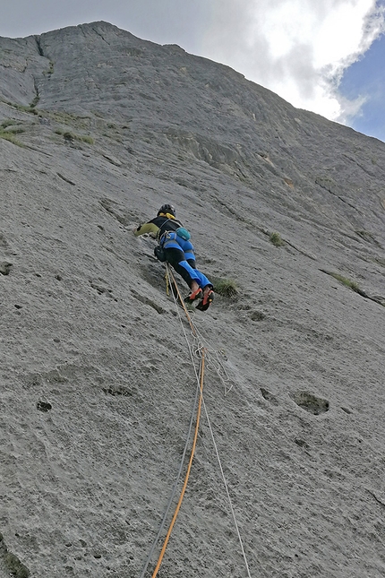 Bepino alla Cima Uomo nelle Dolomiti di Brenta di Rolando Larcher e Michele Cagol