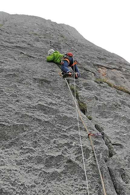 Bepino, Cima Uomo, Brenta Dolomites, Rolando Larcher, Michele Cagol - Bepino on Cima Uomo (Brenta Dolomites): RP day, Alessandro Larcher climbing pitch 5