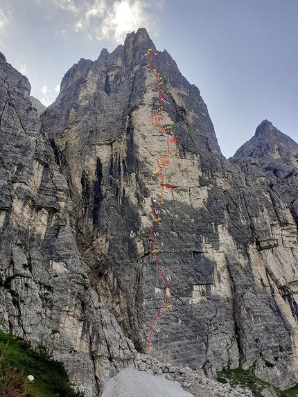 Cima G. Costantini, Moiazza, Dolomites, Alessandro Baù, Andrej Grmovšek, Luka Krajnc, Luka Lindič - The new variation on Cima G. Costantini in Moiazza, Dolomites first climbed by Alessandro Baù, Andrej Grmovšek, Luka Krajnc, Luka Lindič in August 2021