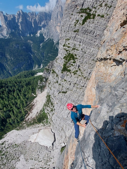 Cima G. Costantini, Moiazza, Dolomites, Alessandro Baù, Andrej Grmovšek, Luka Krajnc, Luka Lindič - The new variation on Cima G. Costantini in Moiazza, Dolomites (Alessandro Baù, Andrej Grmovšek, Luka Krajnc, Luka Lindič 08/2021)