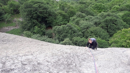 Placche del Ferro, Val del Ferro, Val di Mello, Andrea Mariani, Graziano Milani, Lorenzo Milani - Lorenzo Milani su L2 di Ferrocinetica alle Placche del Ferro (Val del Ferro, Val di Mello): 