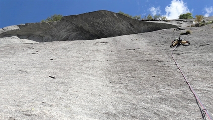 Arrampicata in Val Masino: due nuove vie alle Placche del Ferro (Val di Mello)