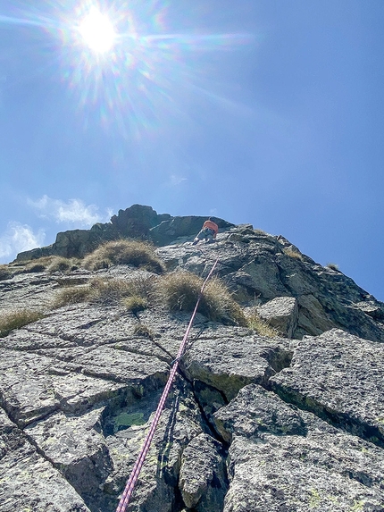 Ugo Angelino, Monte Mucrone, Alpi Biellesi, Enrico Rosso, Marco Rainone - Ottava lunghezza via Angelino, Monte Mucrone, Alpi Biellesi. La terza sulla Parete Sospesa