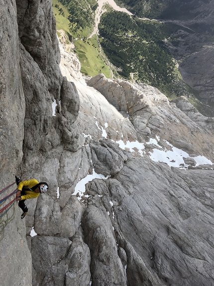 Marmolada, Dolomites, Hansjörg Auer, Much Mayr, Ultimo Tango - Hansjörg Auer climbing pitch 2 of Ultimo Tango on Marmolada, Dolomites