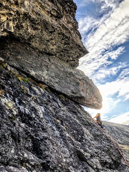 The Rooster Ridge, Val Gerola, Cima di Ponteranica, Cristian Candiotto, Mirko Basso - The Rooster Ridge    sull’Avancorpo Cima di Ponteranica Occidentale, Val Gerola (Cristian Candiotto, Mirko Basso 10/2021)