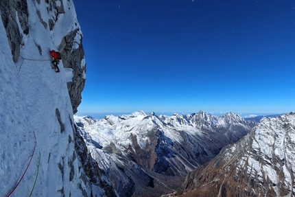 Tsoboje parete nord-ovest salita in Nepal da Nejc Marčič e Luka Stražar