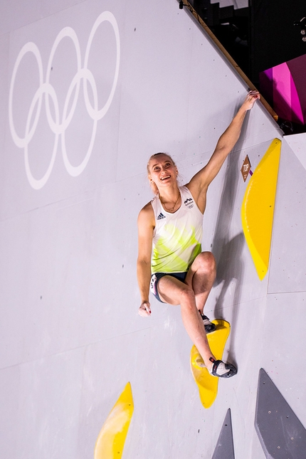 Janja Garnbret - Janja Garnbret wins gold at the Tokyo 2020 Olympics