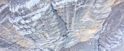 Via Rosa Spinosa, Torre dei Sabbioni, DoloMitiche, Icio dall'Omo - Via Rosa Spinosa alla Torre dei Sabbioni (Marmarole, Dolomiti) di Icio dall'Omo e Giorgio Stanchina