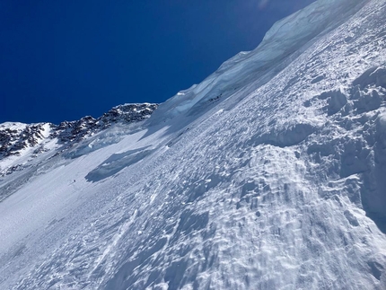 Aoraki Caroline Face, New Zealand, Joe Collinson, Will Rountree, Sam Smoothy - Caroline Face second ski descent, Aoraki / Mount Cook, New Zealand (Joe Collinson, Will Rountree, Sam Smoothy 21/10/2021)