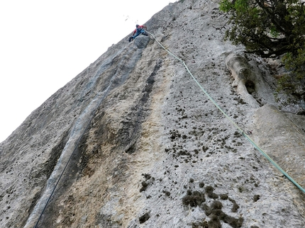 A piede libero, Punta Argennas, Sardegna, Alessandro Baù, Mirco Grasso - Durante l'apertura di A piede libero alla Punta Argennas in Sardegna (Alessandro Baù, Mirco Grasso 06/2021)