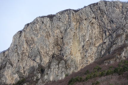 Parete Rossa, Monte San Martino, Dimitri Anghileri, Luca Schiera - La Parete Rossa, Monte San Martino, Lecco