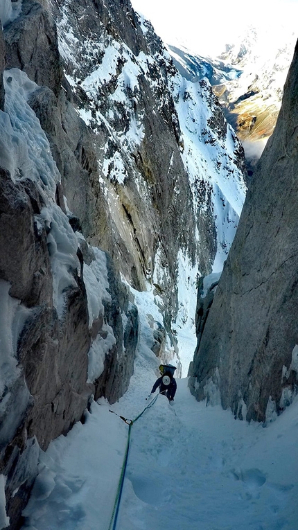 Kondge-Ri, Tengkangpoche, Nepal, Roger Bovard, François Cazzanelli, Emrik Favre, Leonardo Gheza, Jerome Perruquet, Francesco Ratti - Kondge-Ri in Nepal, (François Cazzanelli, Emrik Favre, Leonardo Gheza, Jerome Perruquet, Francesco Ratti)