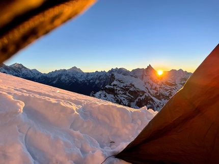 Kondge-Ri, Tengkangpoche, Nepal, Roger Bovard, François Cazzanelli, Emrik Favre, Leonardo Gheza, Jerome Perruquet, Francesco Ratti - Kondge-Ri in Nepal, (François Cazzanelli, Emrik Favre, Leonardo Gheza, Jerome Perruquet, Francesco Ratti)