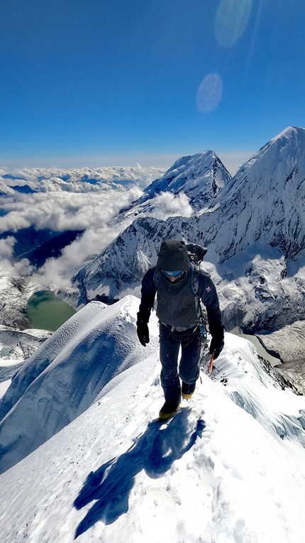 Kondge-Ri, Tengkangpoche, Nepal, Roger Bovard, François Cazzanelli, Emrik Favre, Leonardo Gheza, Jerome Perruquet, Francesco Ratti - Kondge-Ri in Nepal, (François Cazzanelli, Emrik Favre, Leonardo Gheza, Jerome Perruquet, Francesco Ratti)