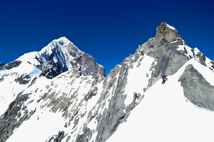 Kondge-Ri, Tengkangpoche, Nepal, Roger Bovard, François Cazzanelli, Emrik Favre, Leonardo Gheza, Jerome Perruquet, Francesco Ratti - Kondge-Ri in Nepal, (François Cazzanelli, Emrik Favre, Leonardo Gheza, Jerome Perruquet, Francesco Ratti)