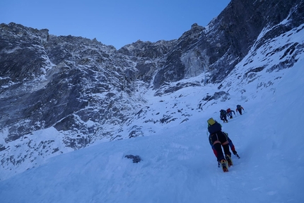 Kondge-Ri, Tengkangpoche, Nepal, Roger Bovard, François Cazzanelli, Emrik Favre, Leonardo Gheza, Jerome Perruquet, Francesco Ratti - Kondge-Ri in Nepal, (François Cazzanelli, Emrik Favre, Leonardo Gheza, Jerome Perruquet, Francesco Ratti)