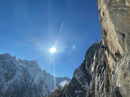 Lotta Continua, Precipizio di Strem, Val Bodengo, Simone Manzi, Maximiliano Piazza, Matteo De Zaiacomo - Maximiliano Piazza e il Cavregasco, Lotta Continua al Precipizio di Strem in Val Bodengo