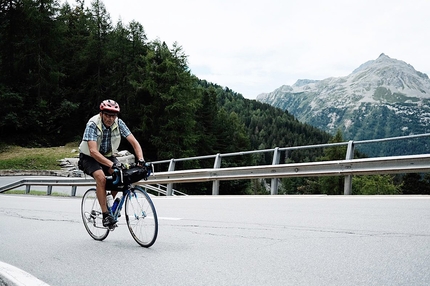 La bicicletta e il Badile. In viaggio come Hermann Buhl, Maurizio Panseri, Alberto Valtellina, Marco Cardullo - Maurizio Panseri ripercorre con Marco Cardullo l’itinerario ciclistico e alpinistico di Hermann Buhl, estate 2021