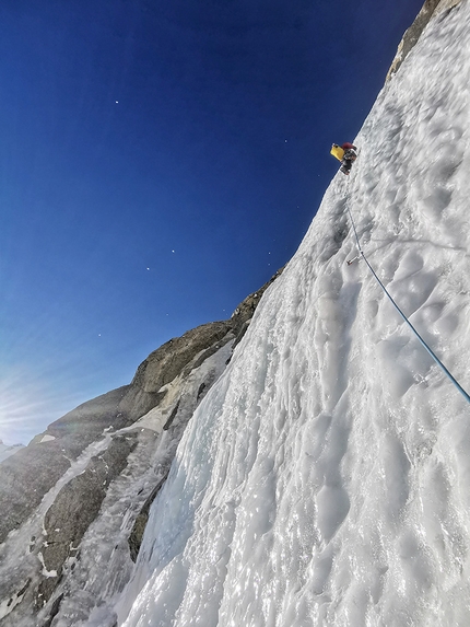 Cascata Major sulla est del Monte Bianco salita da Francesco Civra Dano e Giuseppe Vidoni